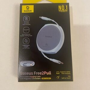 Free2Pull Retractable Charging Cable - Gray